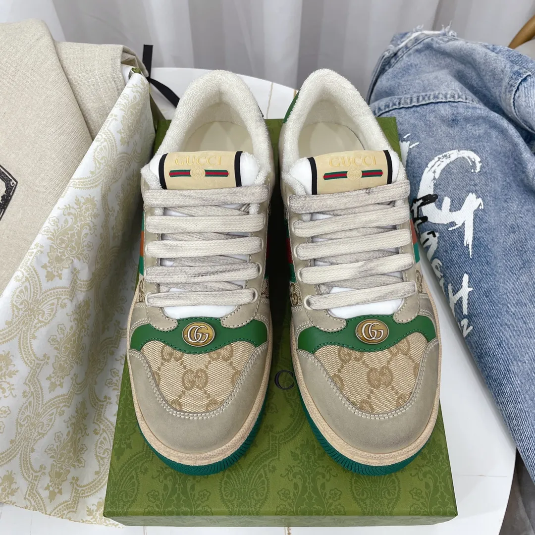 👟👟Ex-factory price 480👟👟Gucci~~GG color rubbed old couple style small dirty shoes casual shoes... Z👟👟Ex-factory price developed pure original version; original molded cherry crystal pendant; metal double G crystal cylindrical mark; Gucci original pattern webbing; The upper is made of polished cowhide and classic double G fabric. The leather incision is fully oiled and sealed. The original terry cloth is delicate, soft and more comfortable and breathable. The foot pad is integrated with latex injection molding. Privately stamped two-color original T👟👟Ex-factory price U outsole (lower layer is wider, upper layer is narrower) Couple style 35-40/39-44 (34 45 custom code is non-returnable) 🎁Supporting packaging